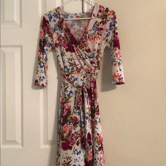 PINKBLISH + DRESS + CREAM FLORAL - Picture 2 of 2